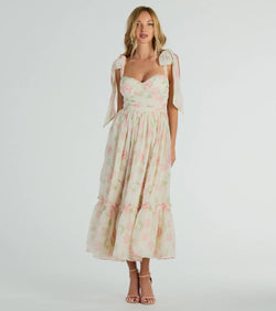 The midi dress length on the Gretchen Sweetheart Tie Floral Chiffon Midi Dress provides an elevated silhouette perfect for any party, occasion, or everyday styling.