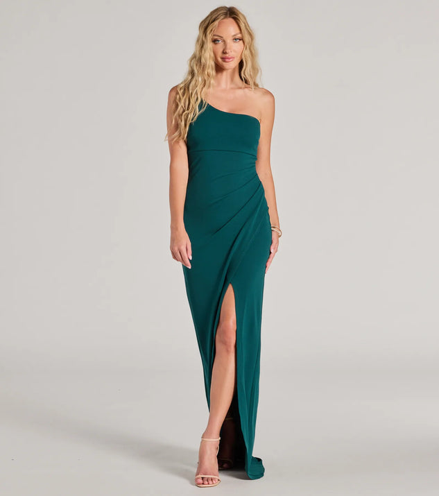 You'll feel stylish and confident in the Iris One-Shoulder Crepe Dress as your Winter Formal Dress to stand out at your dance or event.