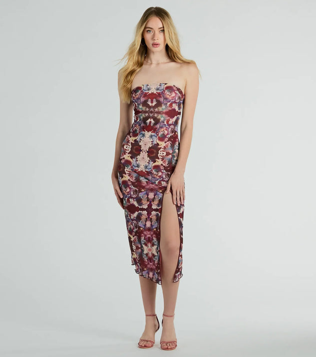 The midi dress length on the Chic Illusion Strapless Artsy Printed Midi Dress provides an elevated silhouette perfect for any party, occasion, or everyday styling.