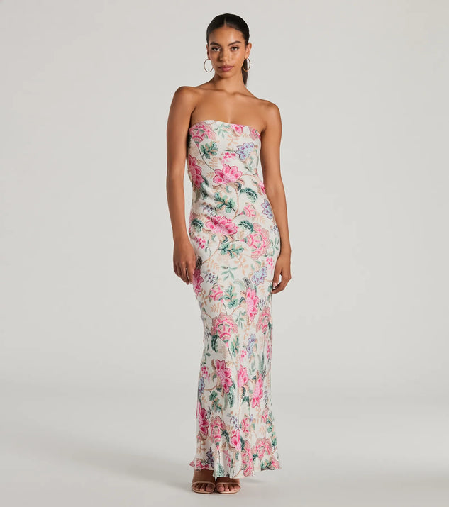 The Boho Aesthetic Strapless Tie Back Paisley Maxi Dress as your wedding guest dress with a stylish neckline and/or sleeves and elevated details on the back and front will make you the best dressed at any event!