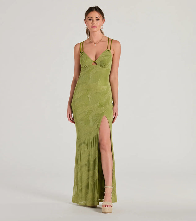 Essential for vacations or summer days, the Sunshine And Good Time V-Neck Mermaid Maxi Dress is a sundress or milkmaid dress with sleek and flirty details.