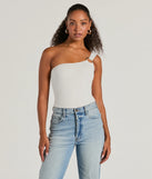 Essential for your seasonal closet, the Perfect Piece One-Shoulder Hoop Bodysuit offers a trendy twist on everyday tops so you can elevate your style effortlessly.