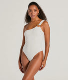 Essential for your seasonal closet, the Perfect Piece One-Shoulder Hoop Bodysuit offers a trendy twist on everyday tops so you can elevate your style effortlessly.