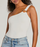 Essential for your seasonal closet, the Perfect Piece One-Shoulder Hoop Bodysuit offers a trendy twist on everyday tops so you can elevate your style effortlessly.