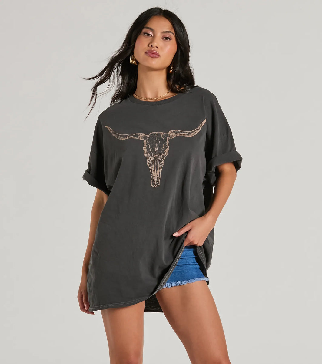 Giddy Up Cowgirl Longhorn Oversized Graphic Tee