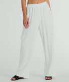 Refresh your fall closet with stylish women's pants like the Golden Hour High-Rise Cargo Wide-Leg Linen Pants in a sleek fabric and a pant leg style that makes your look unique.