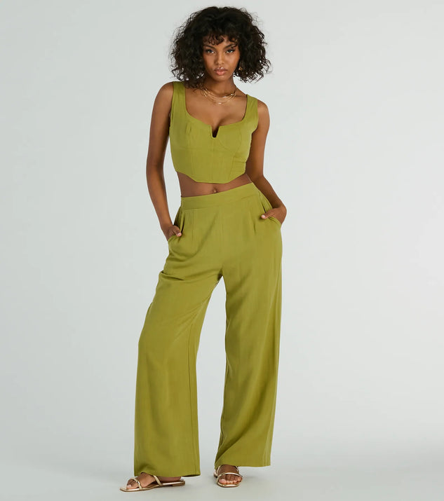 Refresh your fall closet with stylish women's pants like the Keep It Light High Rise Linen Palazzo Pants in a sleek fabric and a pant leg style that makes your look unique.