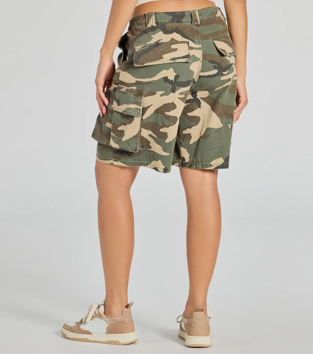 Effortlessly Cool Mid-Rise Camo Cargo Shorts