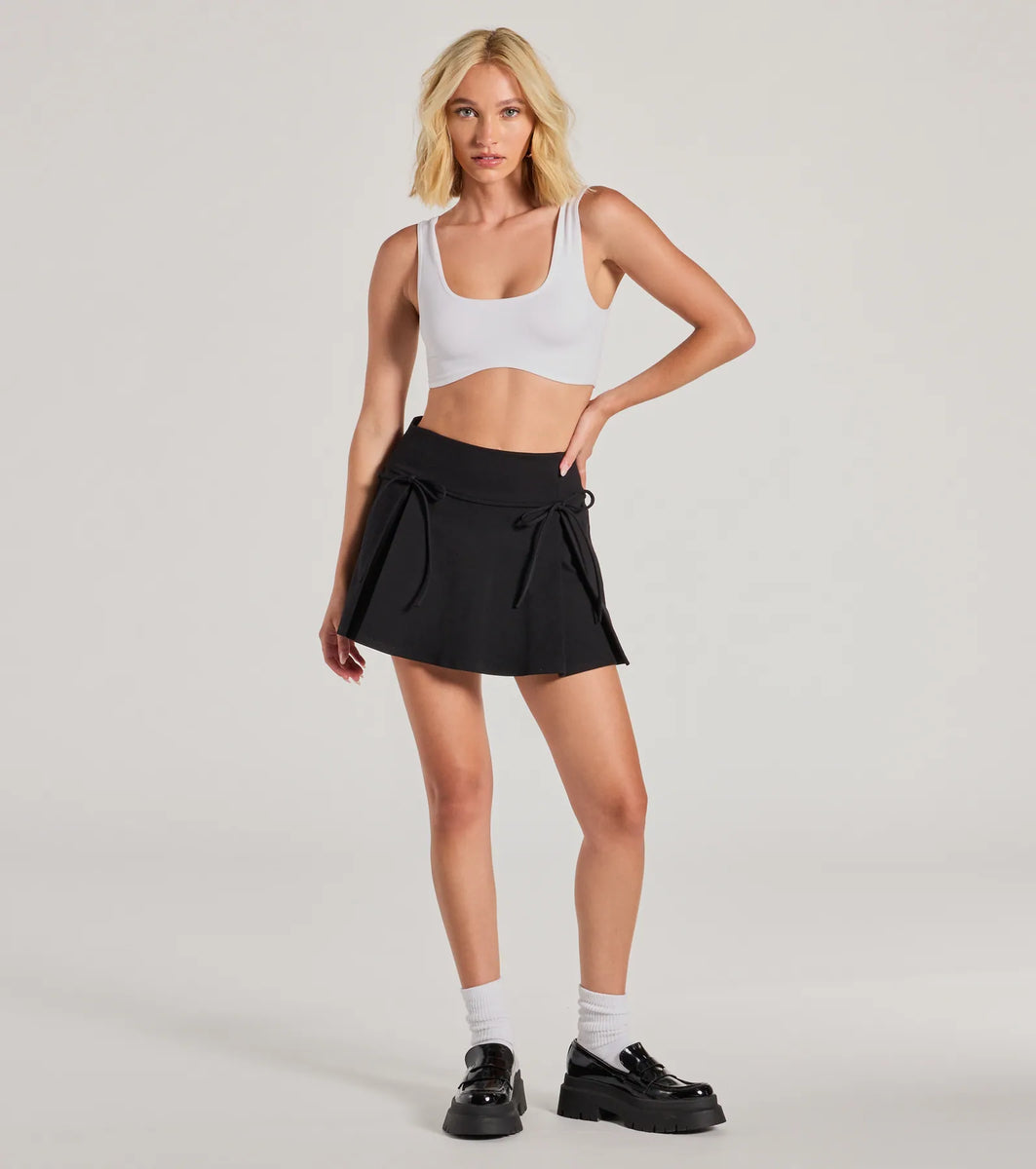 Charmed Look Bow Detail Pleated Knit Skort & Windsor