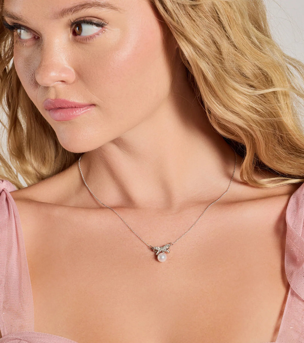 Simple And Stunning Rhinestone Bow Necklace