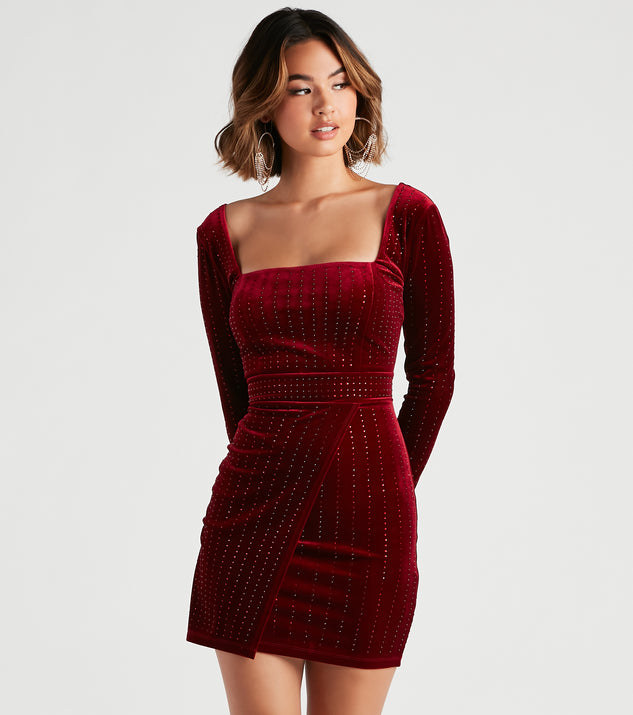 Katrina Velvet Long Sleeve Dress is the perfect prom dress pick with on-trend details to make the 2024 dance your most memorable event yet!