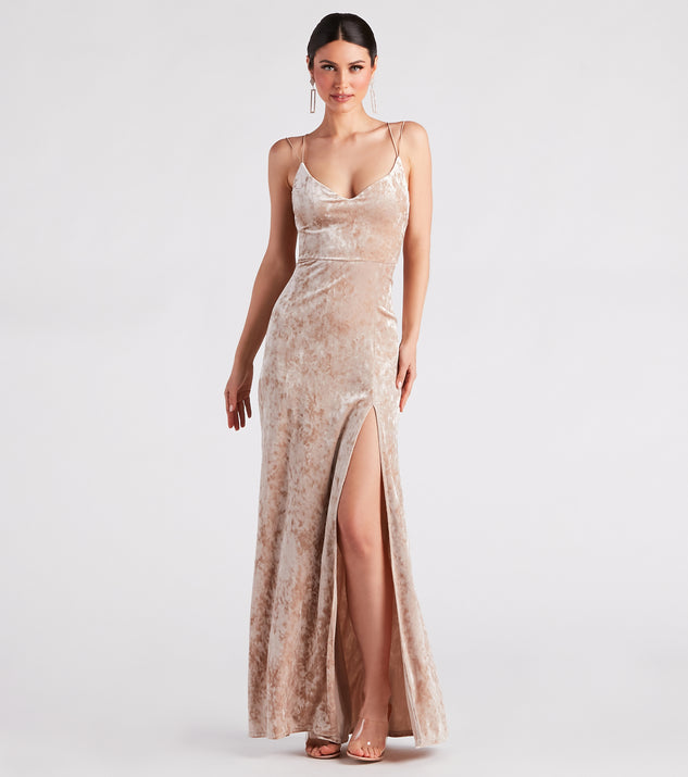 Samaria Formal Crushed Velvet Long Dress creates the perfect summer wedding guest dress or cocktail party dresss with stylish details in the latest trends for 2023!