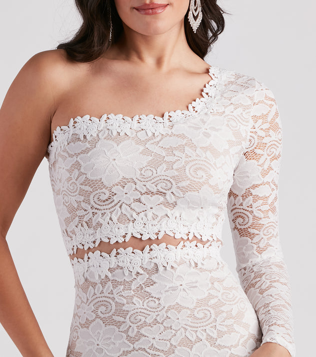 One-Shoulder Flare Sleeve Lace Dress