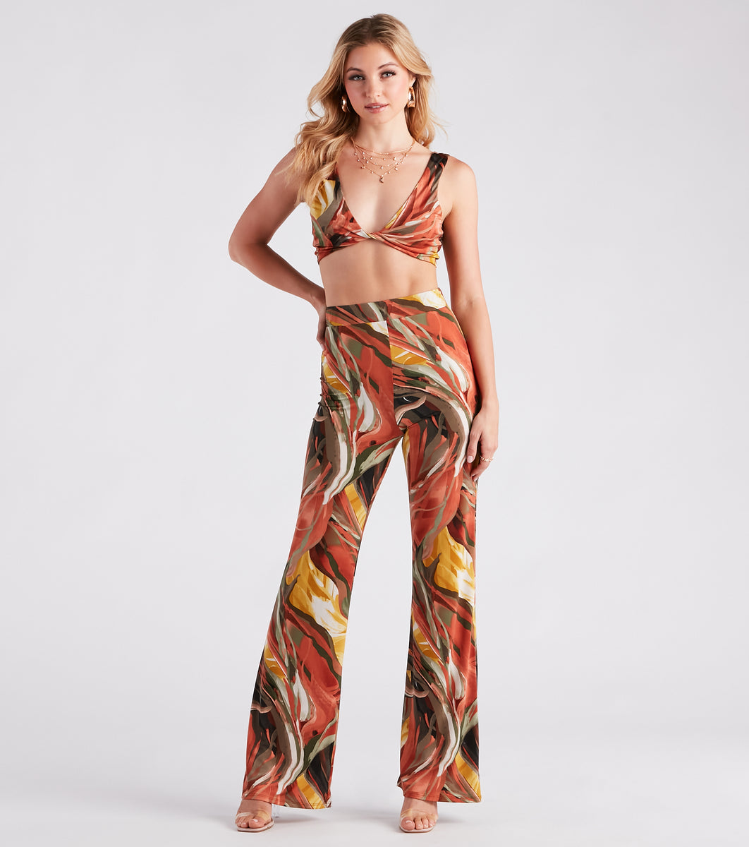 Abstract Chic Twist-Front Crop Top