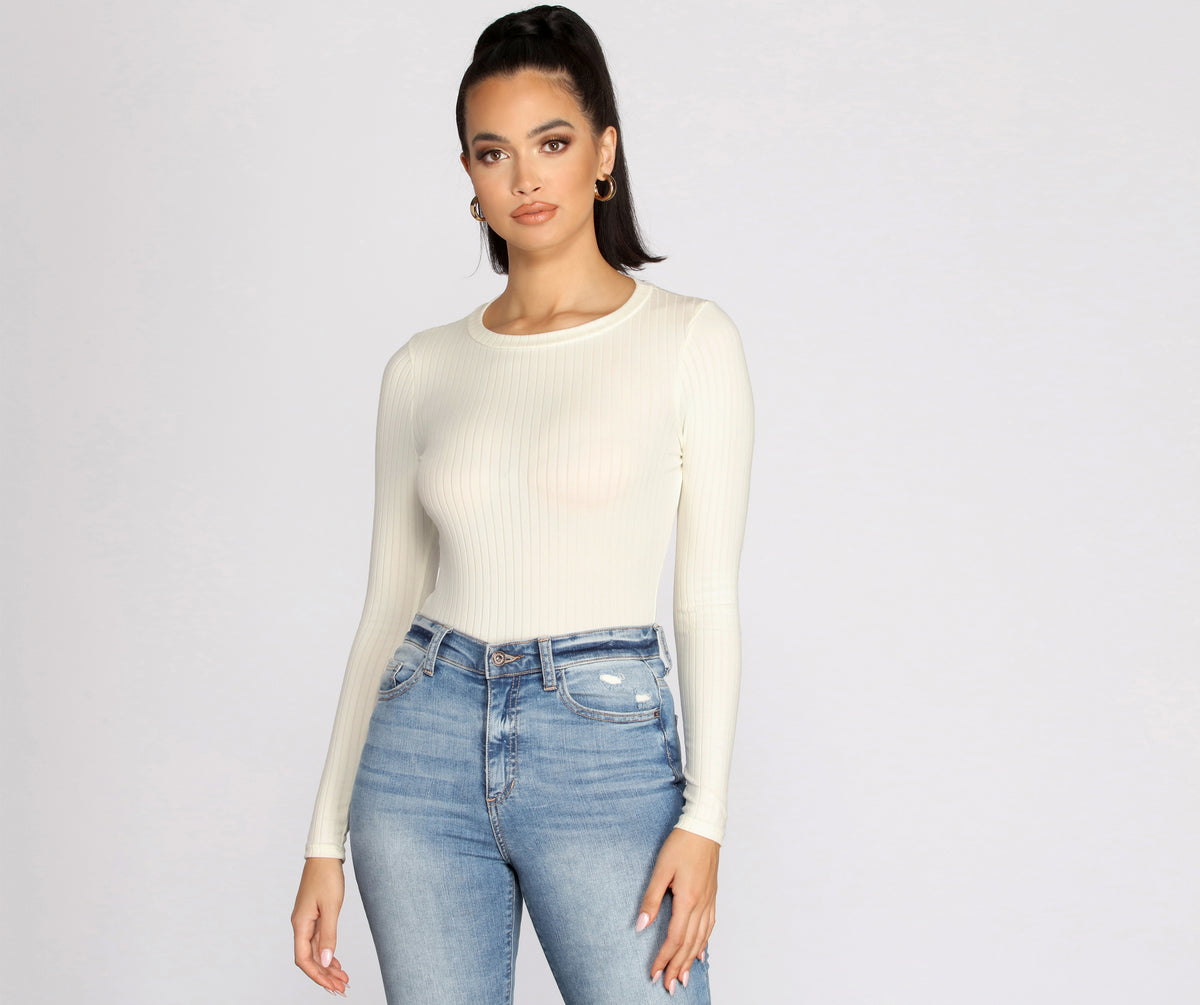 Basic Essential V-Neck Crop Top