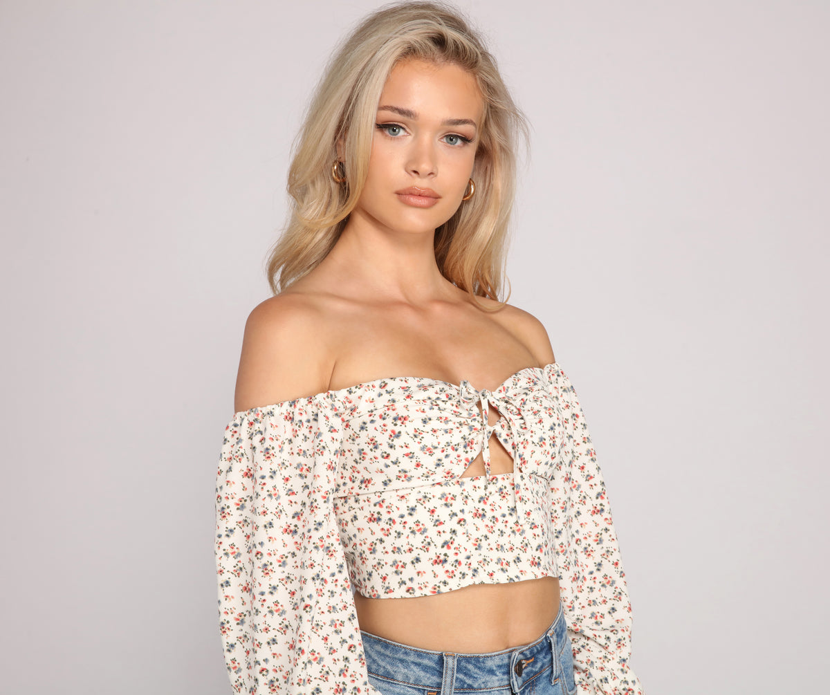 Cover Me Florals O-Ring Crop Top