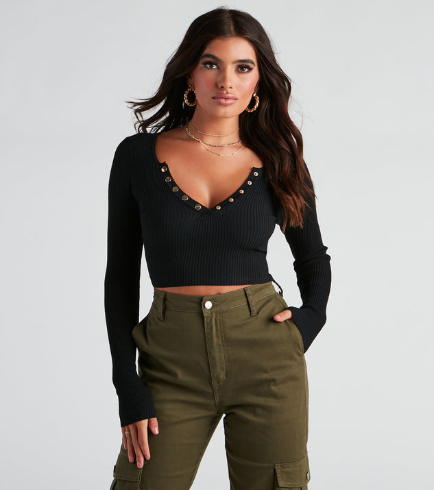 The trendy Chic Basic Button-Detail Crop Top is the perfect pick to create a holiday outfit, new years attire, cocktail outfit, or party look for any seasonal event!