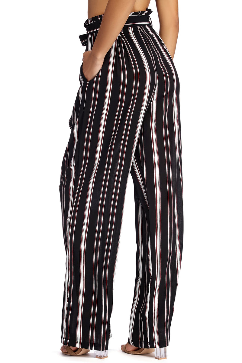 Set Stripes Straight Leg Pants