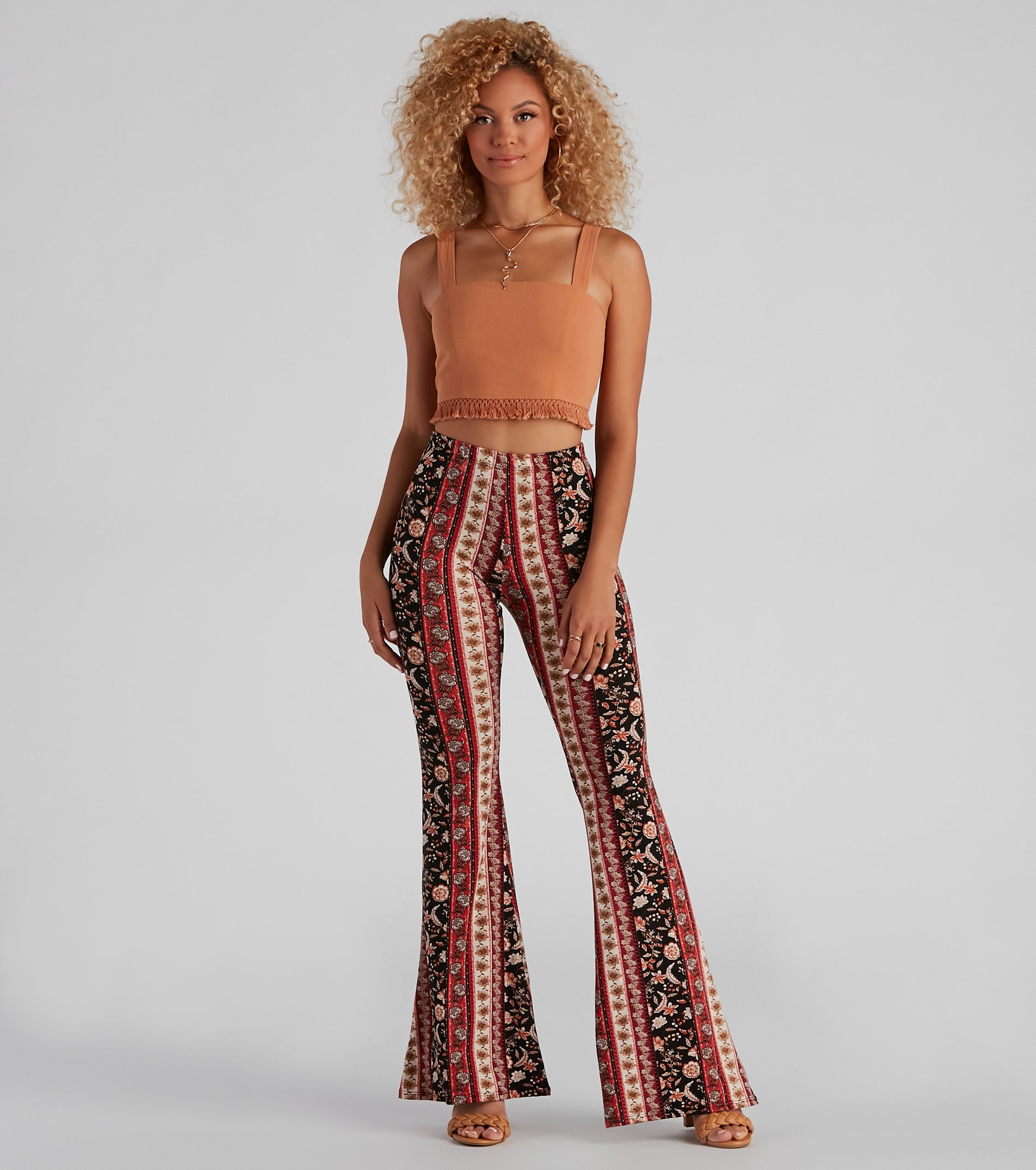 Floral flare hot sale pants outfit