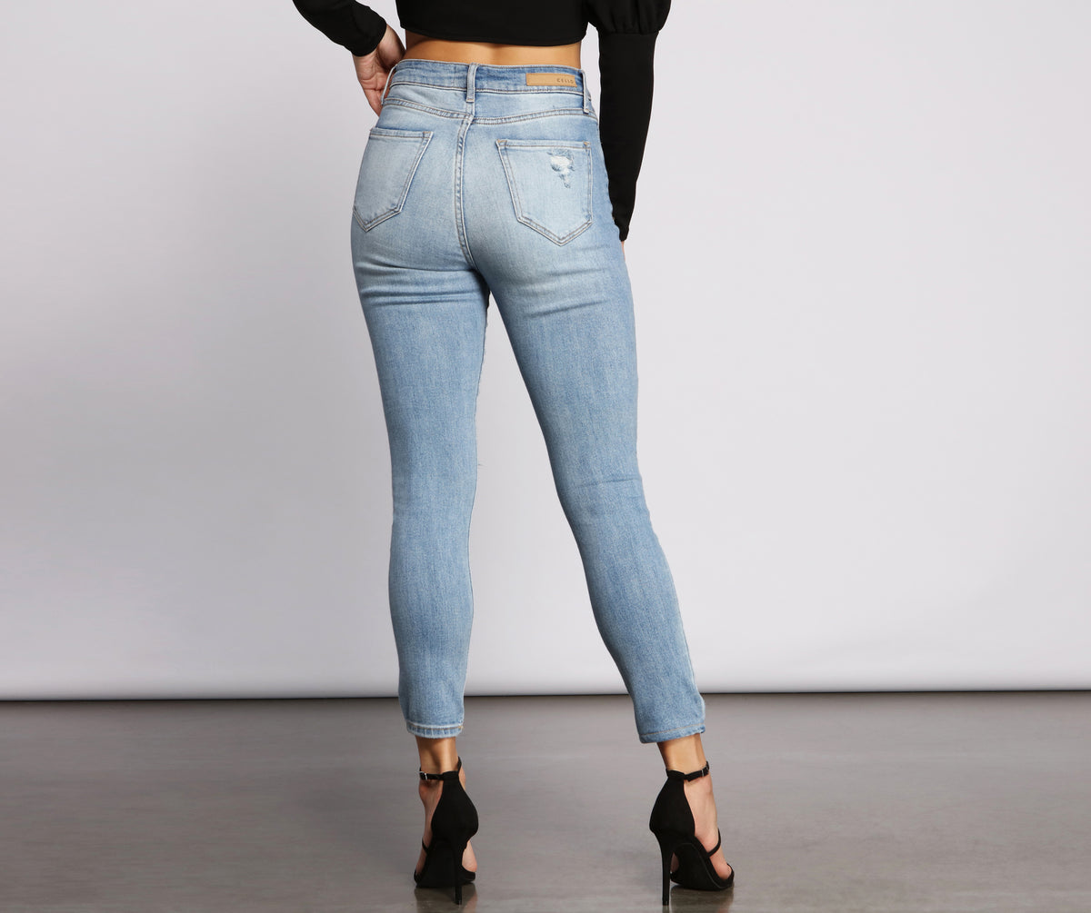 High Rise Destructed Diva Skinny Jeans