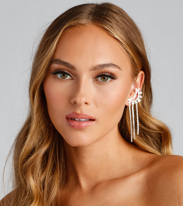 Lunar Eclipse Rhinestone Ear Cuffs is a trendy pick to create 2023 festival outfits, festival dresses, outfits for concerts or raves, and complete your best party outfits!