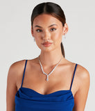 Effortlessly Elegant Rhinestone Necklace And Earrings Set is the perfect Homecoming look pick with on-trend details to make the 2023 HOCO dance your most memorable event yet!