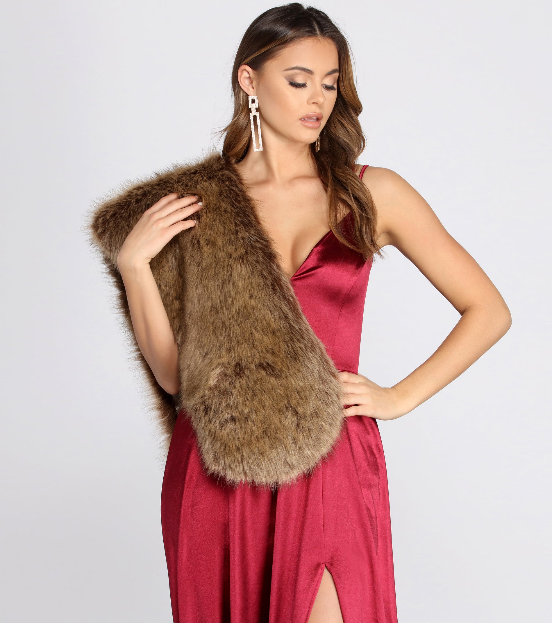 An Exquisite Moment Faux Fur Shawl Windsor   07305 0070 1 1899x2145 Crop Center 