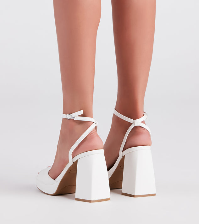 ABBY - White heeled platform sandals – CASSY | Chaussures et accessoires  pour femmes