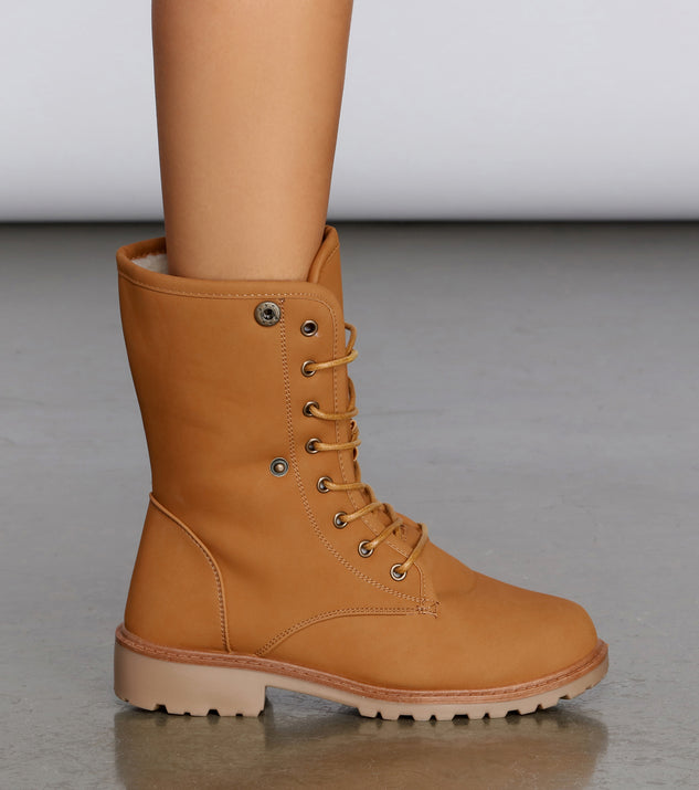 Sherpa lined hot sale combat boots